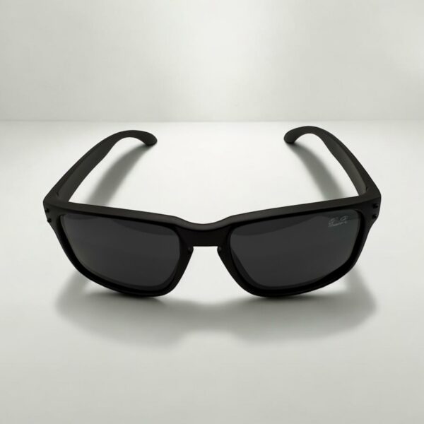 Lunettes de soleil – Le Charme Intemporel – Noir