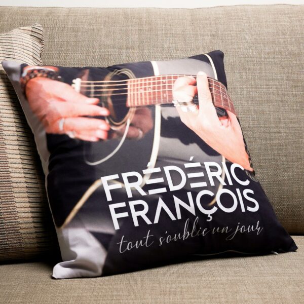 Housse de coussin – Tout  s'oublie un jour